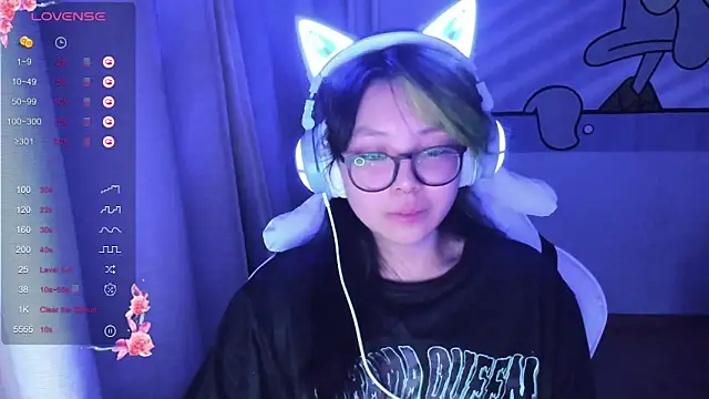 Snapshot of maydaykimmy chatting on 01/15/25, 11:51 maydaykimmy online show from 01/15/25, 11:51