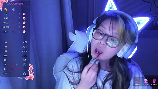 Snapshot of maydaykimmy chatting on 02/08/25, 09:57 maydaykimmy online show from 02/08/25, 09:57