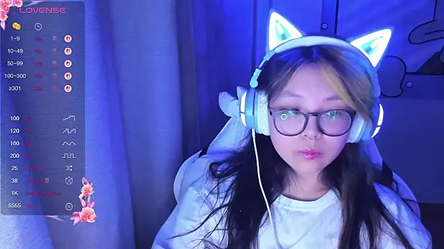 Snapshot of maydaykimmy chatting on 02/13/25, 02:45 maydaykimmy online show from 02/13/25, 02:45