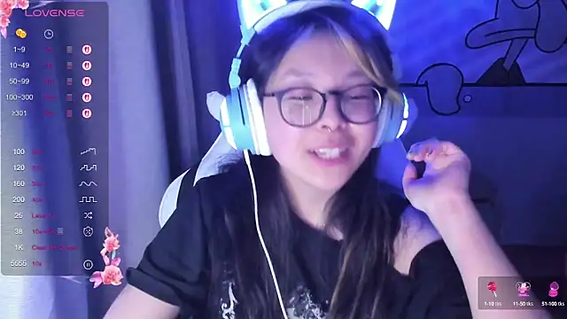 Snapshot of maydaykimmy chatting on 02/25/25, 11:55 maydaykimmy online show from 02/25/25, 11:55