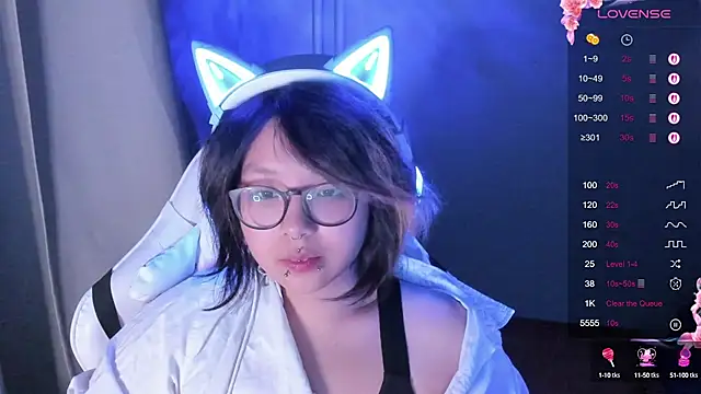 Snapshot of maydaykimmy chatting on 10/02/25, 09:00 maydaykimmy online show from 10/02/25, 09:00