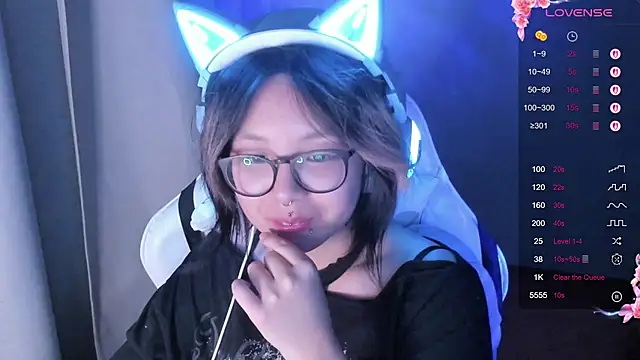 Snapshot of maydaykimmy chatting on 10/04/25, 09:57 maydaykimmy online show from 10/04/25, 09:57