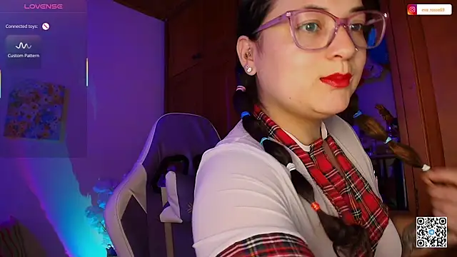 Snapshot of eva_rosse69 chatting on 07/13/26, 12:08 eva rosse69 online show from 07/13/26, 12:08