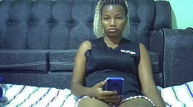 prettychoco1 online show from 01/13/25, 07:32