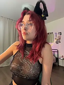 Snapshot of Evangeline_Lawrence_ chatting on 11/05/25, 05:46 Evangeline Lawrence online show from 11/05/25, 05:46