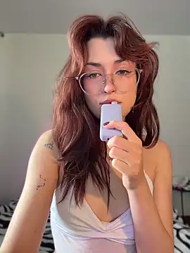 Evangeline Lawrence  online show from 06/02/26, 11:23