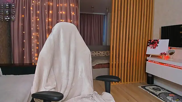 Sweett Monica online show from 03/20/25, 12:53