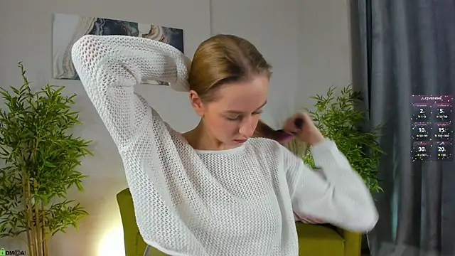 Sweett Monica online show from 11/25/25, 01:05