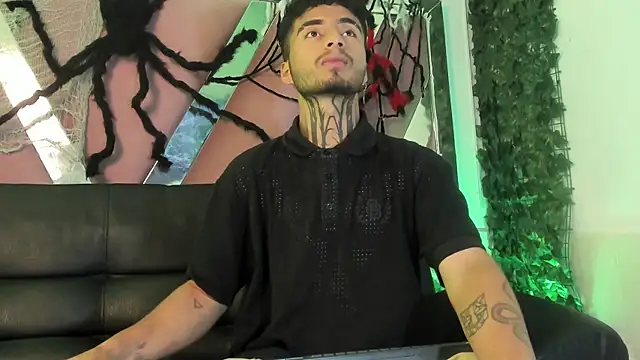 JuanCamiilo 66 online show from 10/04/25, 03:37