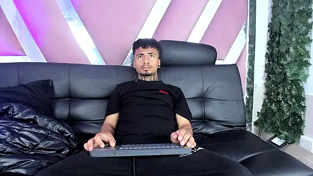 JuanCamiilo 66 online show from 03/20/26, 02:05