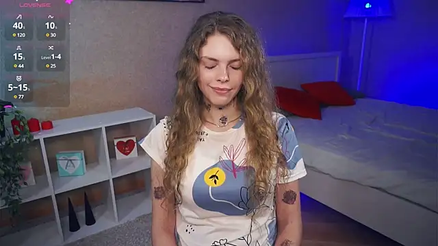 RayaNenlia online show from 02/11/25, 11:21