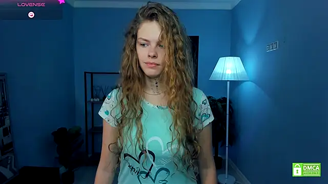 RayaNenlia online show from 12/21/25, 05:03