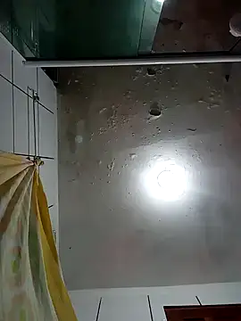 Snapshot of Yara0k chatting on 01/08/25, 09:21 Yara0k online show from 01/08/25, 09:21