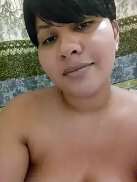 Snapshot of Yara0k chatting on 01/14/25, 05:23 Yara0k online show from 01/14/25, 05:23