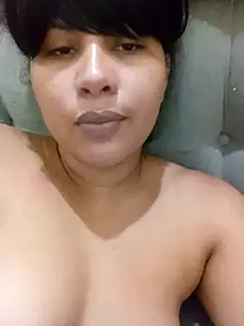 Snapshot of Yara0k chatting on 02/11/25, 12:16 Yara0k online show from 02/11/25, 12:16