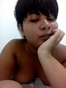 Snapshot of Yara0k chatting on 02/16/25, 12:19 Yara0k online show from 02/16/25, 12:19