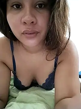 Snapshot of Yara0k chatting on 10/15/25, 09:42 Yara0k online show from 10/15/25, 09:42