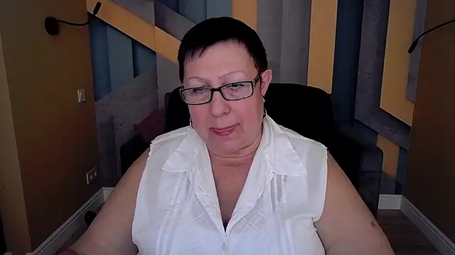 BarbaraTurners online show from 10/27/25, 07:40