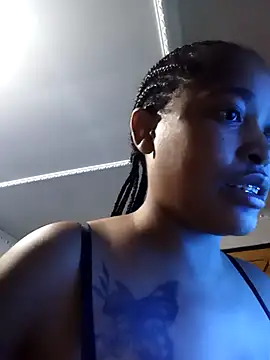 Snapshot of Yelowbone chatting on 03/05/25, 10:10 Yelowbone online show from 03/05/25, 10:10