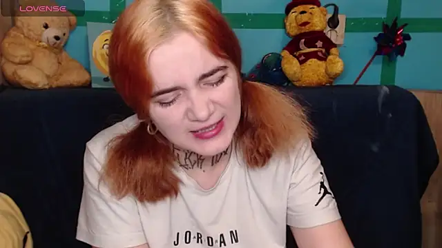 Snapshot of Yours_good_mood chatting on 03/08/25, 03:28 Yours good mood online show from 03/08/25, 03:28