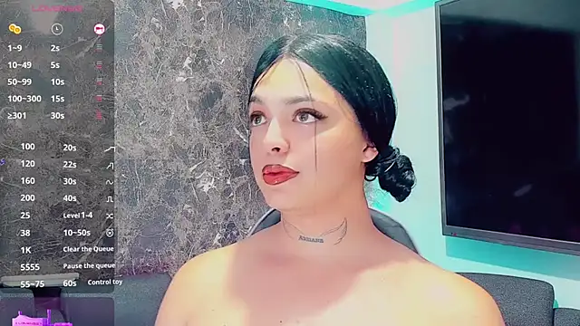 Emmaa Saenz  online show from 02/11/26, 11:54