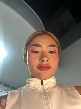 Arianavillada online show from 09/28/25, 03:56