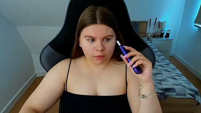 Snapshot of AbbyPleasure chatting on 06/24/26, 09:41 AbbyPleasure online show from 06/24/26, 09:41