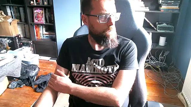 MeSteff online show from 10/10/25, 01:32