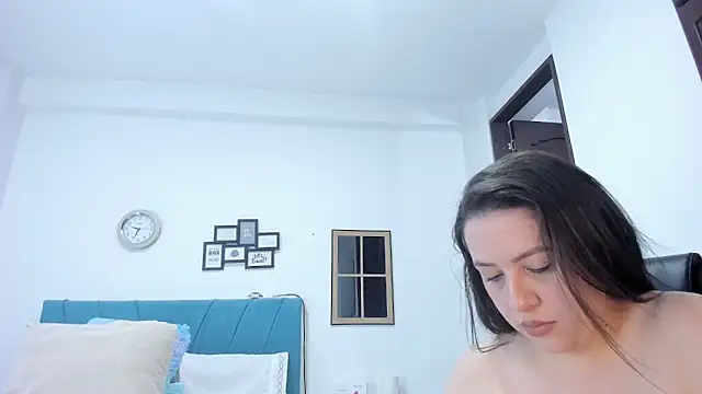 Snapshot of kamila_lopez chatting on 09/14/25, 10:42 kamila lopez online show from 09/14/25, 10:42