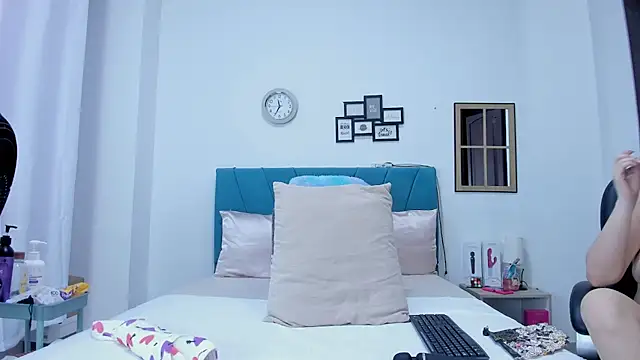 kamila lopez online show from 11/22/25, 09:47