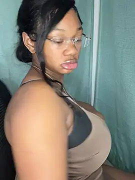 CharismaaBanx online show from 02/04/25, 08:56