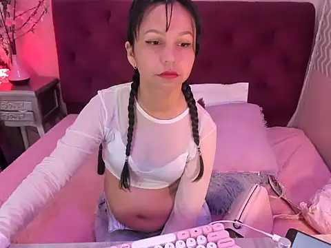 Snapshot of candysmitxxx chatting on 12/20/25, 03:35 candysmitxxx online show from 12/20/25, 03:35