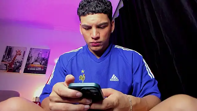 Snapshot of Curlblue chatting on 12/02/24, 02:31 Curlblue online show from 12/02/24, 02:31