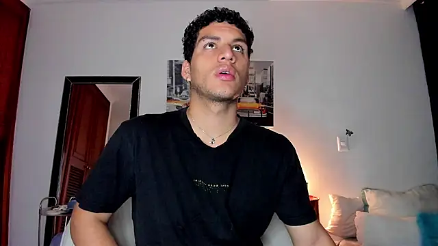 Snapshot of Curlblue chatting on 01/10/25, 05:15 Curlblue online show from 01/10/25, 05:15