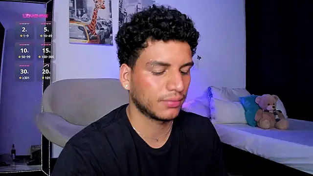 Snapshot of Curlblue chatting on 01/28/25, 04:50 Curlblue online show from 01/28/25, 04:50