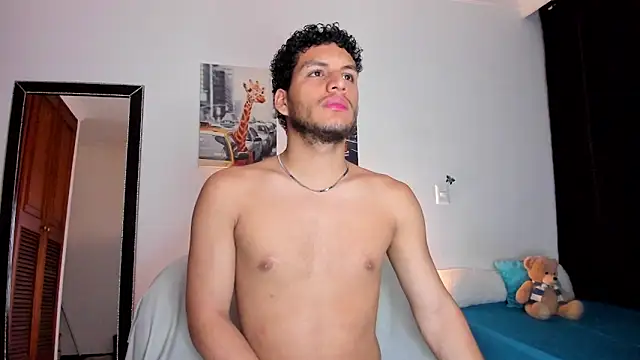 Snapshot of Curlblue chatting on 02/13/25, 02:12 Curlblue online show from 02/13/25, 02:12