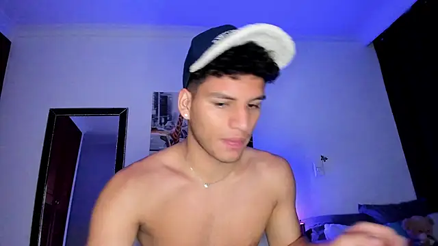 Snapshot of Curlblue chatting on 02/22/25, 08:18 Curlblue online show from 02/22/25, 08:18