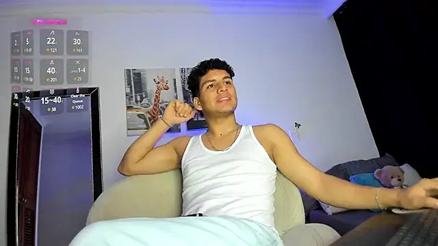 Snapshot of Curlblue chatting on 02/23/25, 07:00 Curlblue online show from 02/23/25, 07:00