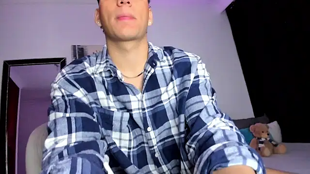 Snapshot of Curlblue chatting on 03/16/25, 07:15 Curlblue online show from 03/16/25, 07:15