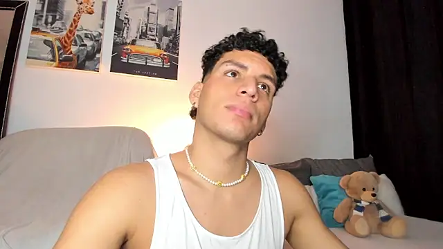 Snapshot of Curlblue chatting on 03/17/25, 11:00 Curlblue online show from 03/17/25, 11:00