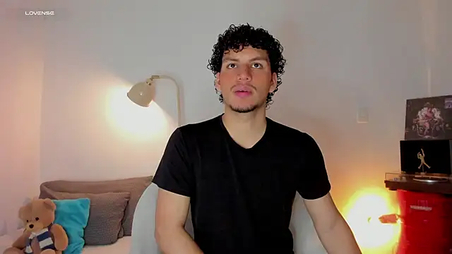 Snapshot of Curlblue chatting on 09/12/25, 02:33 Curlblue online show from 09/12/25, 02:33