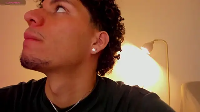 Snapshot of Curlblue chatting on 09/28/25, 12:49 Curlblue online show from 09/28/25, 12:49