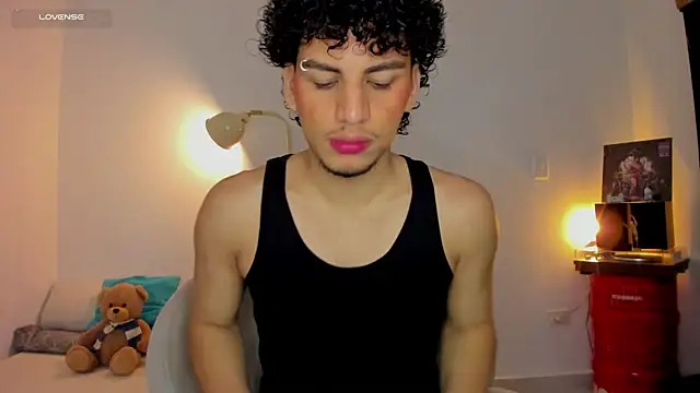 Snapshot of Curlblue chatting on 09/30/25, 04:06 Curlblue online show from 09/30/25, 04:06