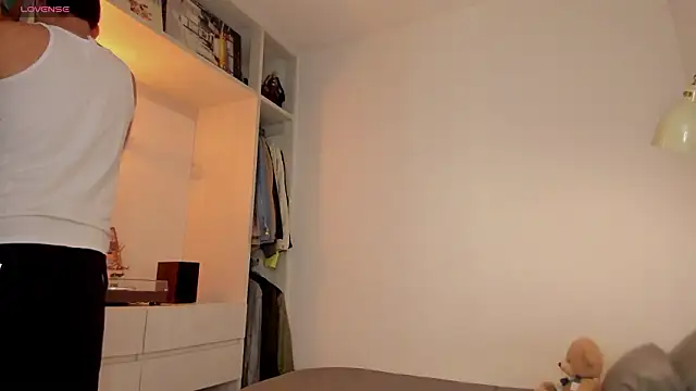 Curlblue online show from 03/25/26, 04:40