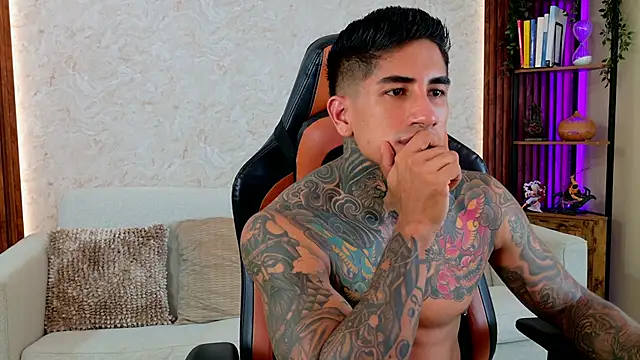 AdanReilly online show from 03/26/26, 08:47