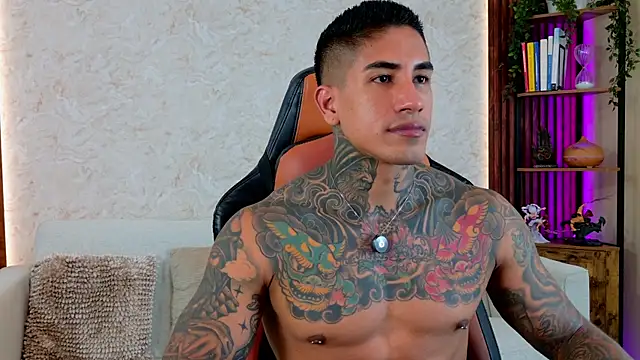 Snapshot of AdanReilly chatting on 05/28/26, 12:46 AdanReilly online show from 05/28/26, 12:46