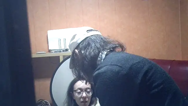 Snapshot of Lia_Y_PatrickX chatting on 11/22/25, 10:58 Lia Y PatrickX online show from 11/22/25, 10:58