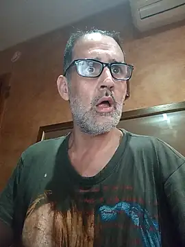 Snapshot of Lia_Y_PatrickX chatting on 03/17/26, 03:44 Lia Y PatrickX online show from 03/17/26, 03:44