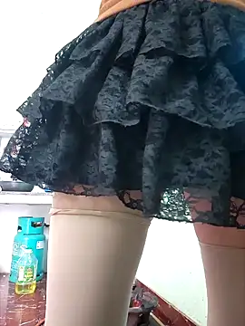 zizi public online show from 02/10/25, 04:08