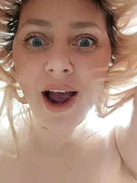 Snapshot of LadyLolyPop_ chatting on 03/01/26, 04:03 LadyLolyPop online show from 03/01/26, 04:03